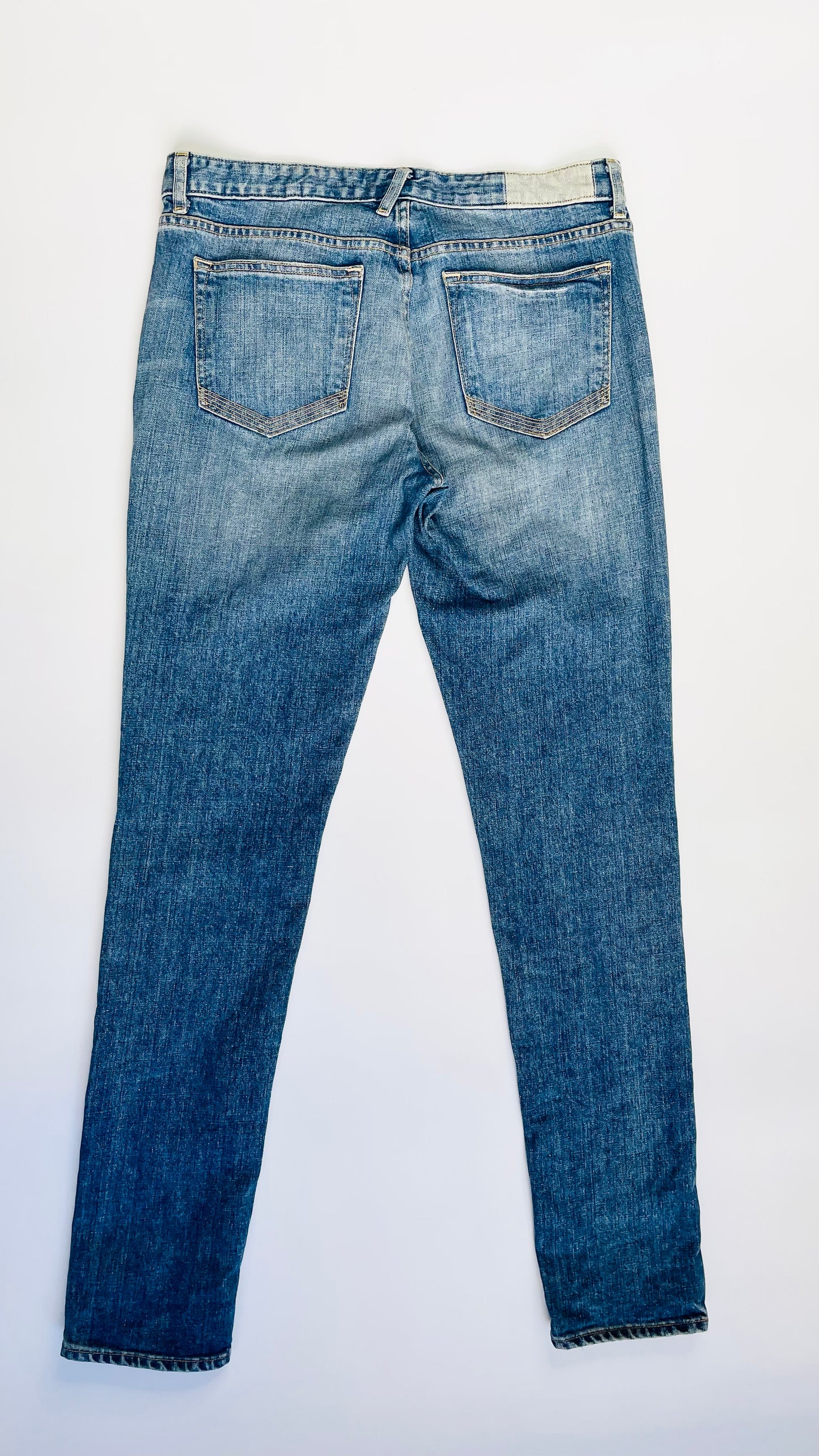 Pre-Loved Elizabeth & James low rise blue slim fit jeans - Size 28