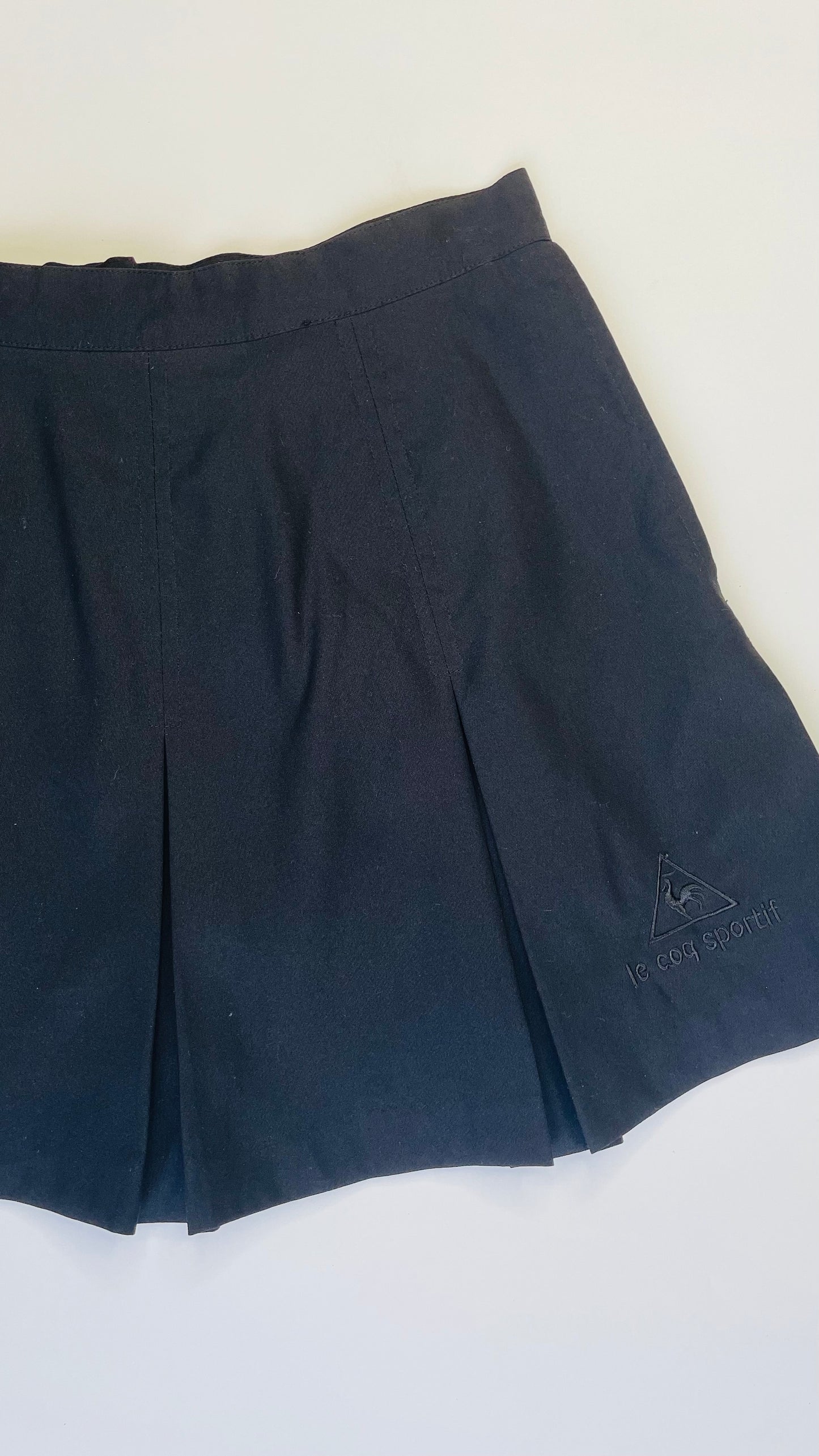 Vintage 80s Le Coq Sportif black pleated tennis skirt - Size 8