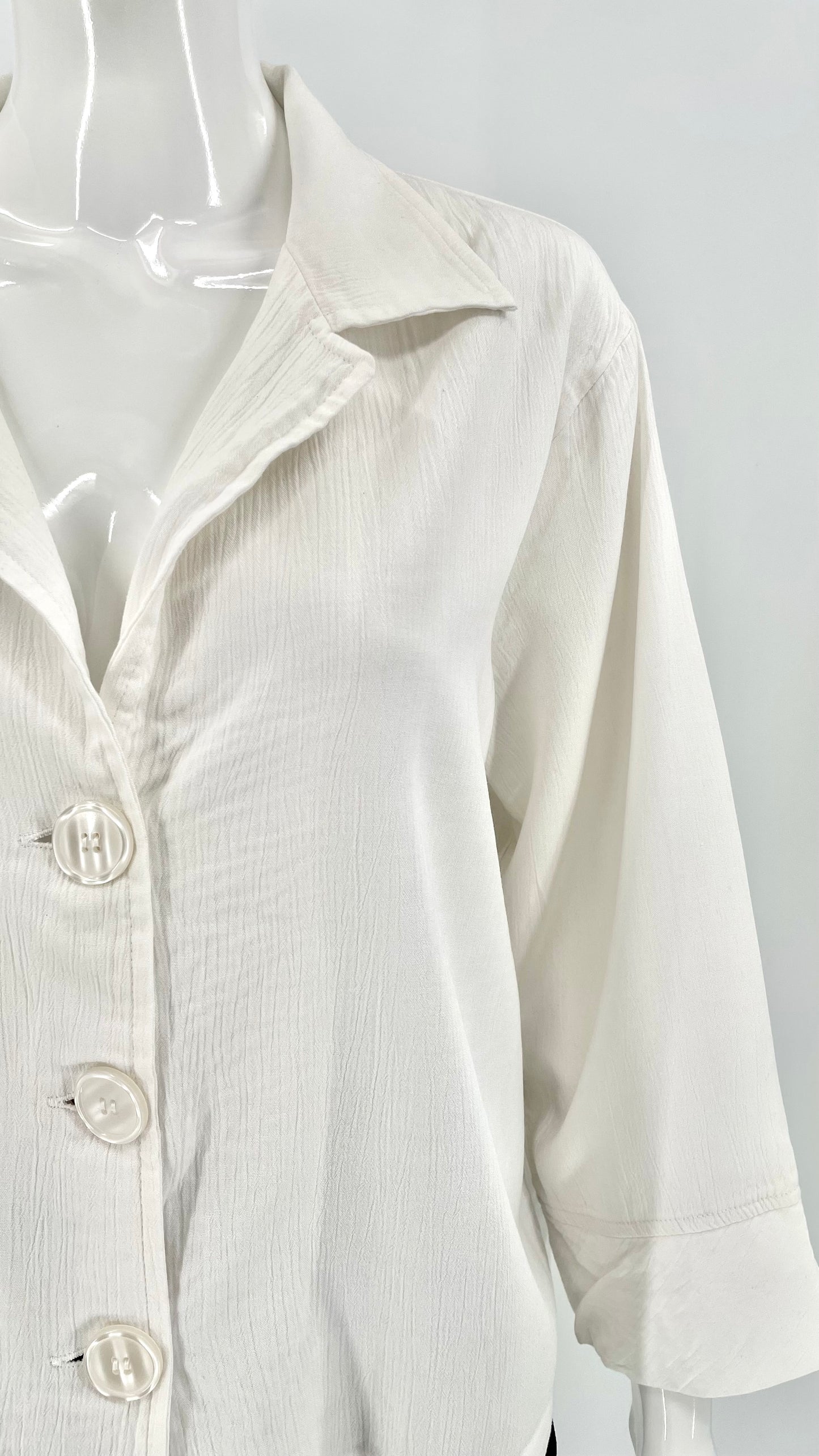 Vintage 90s white textured button up shirt - Size XL