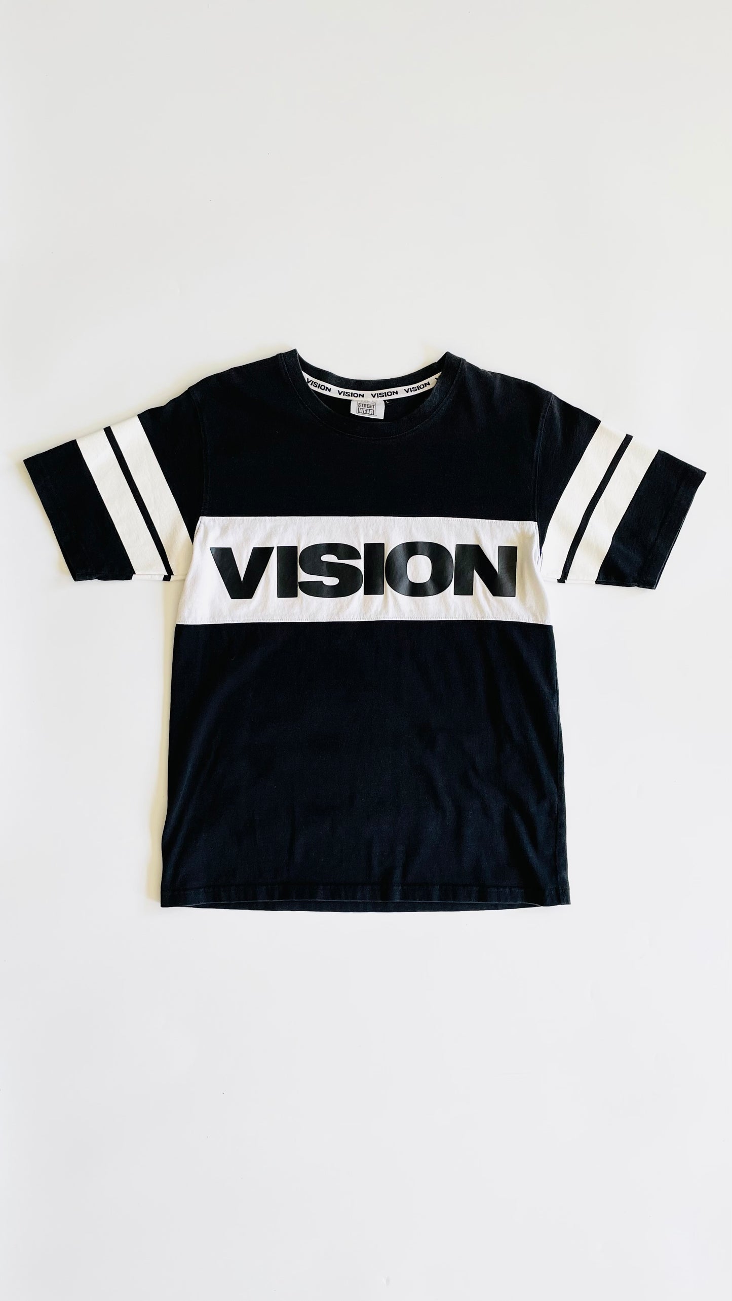Pre-Loved black & white VISION streetwear t-shirt - Size L