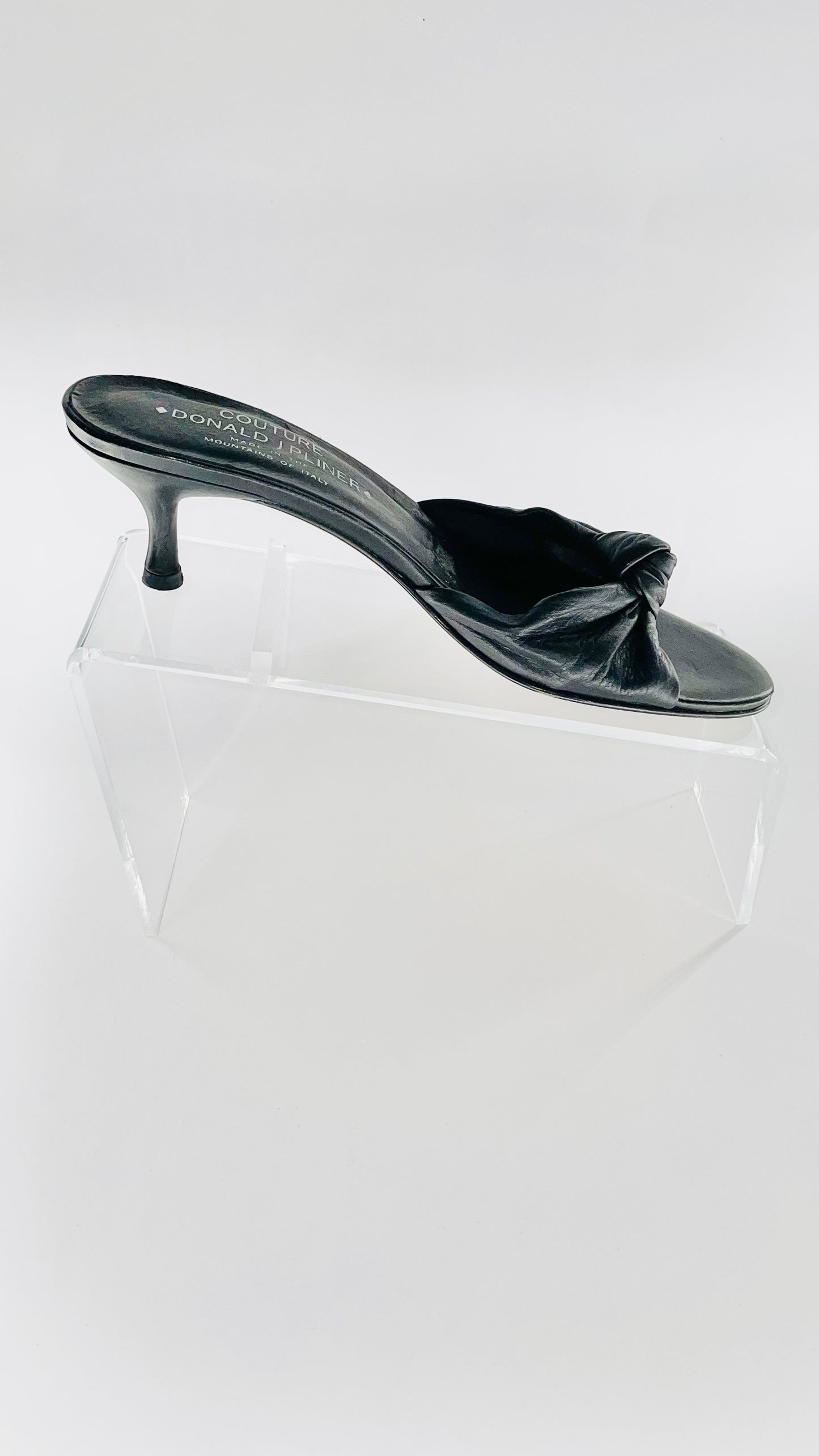 Vintage black Donald J. Pliner leather kitten heels - Size 7.5