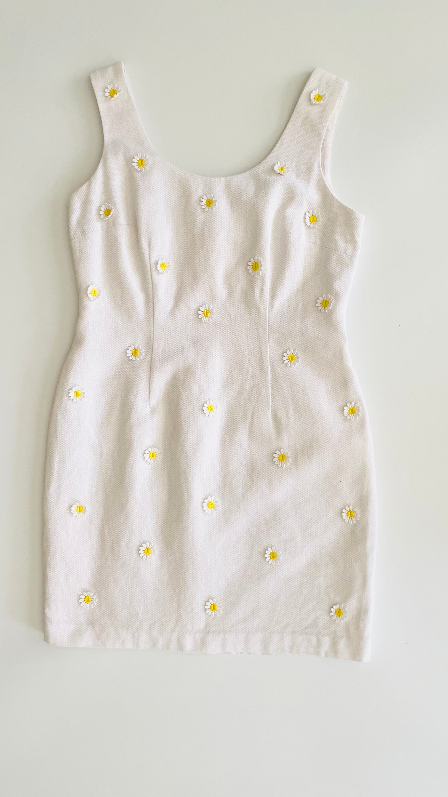 Pre-Loved Laundry by Shelli Segal white mini dress - Size 4