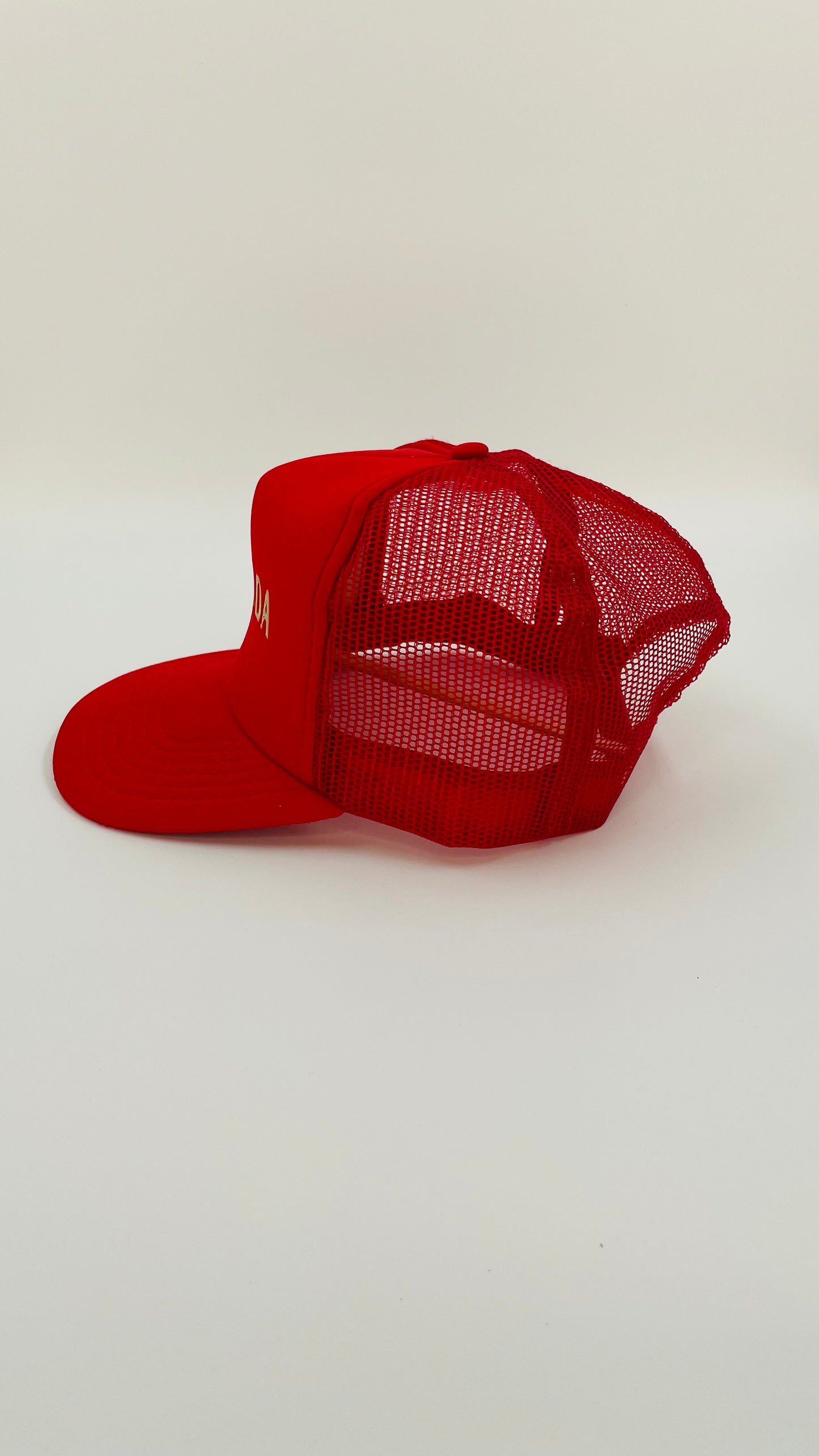 80s Red Grenada mesh trucker hat  - Size 7