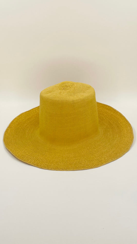 Yellow straw tall brimmed hat  - Size 6 7/8
